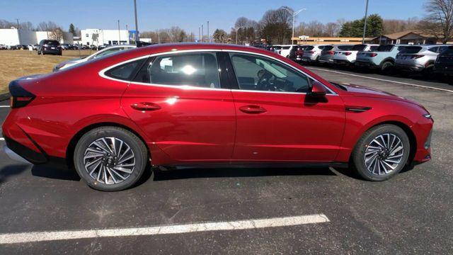 new 2024 Hyundai Sonata Hybrid car, priced at $31,460