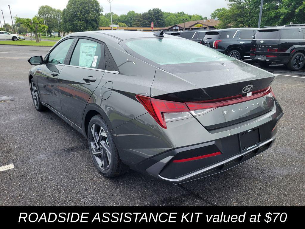 new 2024 Hyundai Elantra car, priced at $25,996