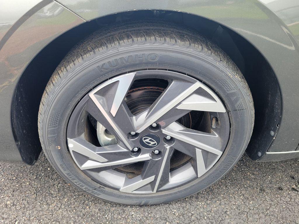 new 2024 Hyundai Elantra car, priced at $25,996