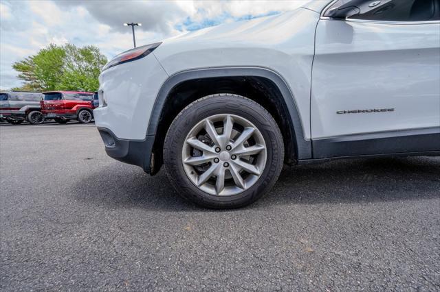 used 2018 Jeep Cherokee car, priced at $14,595
