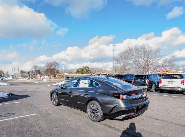 new 2025 Hyundai Sonata Hybrid car, priced at $39,185