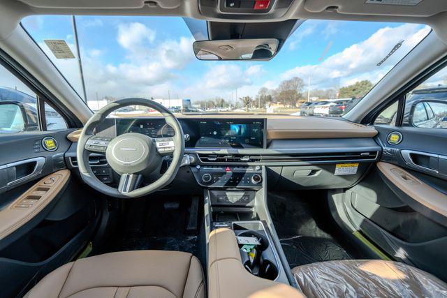 new 2025 Hyundai Sonata Hybrid car, priced at $39,185