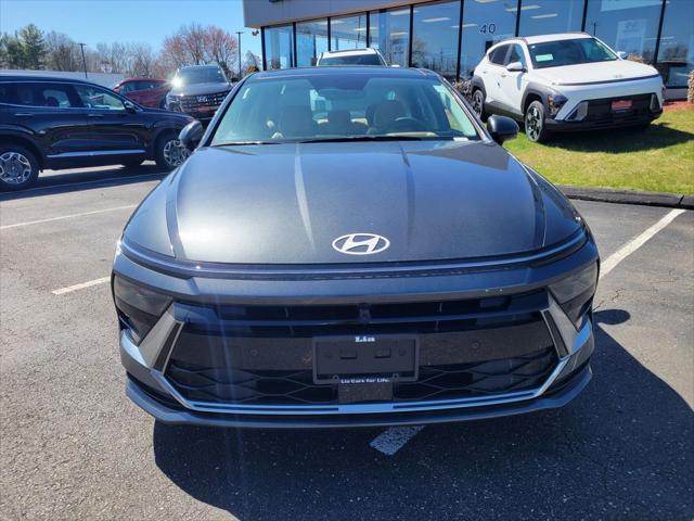 new 2025 Hyundai Sonata Hybrid car, priced at $39,185