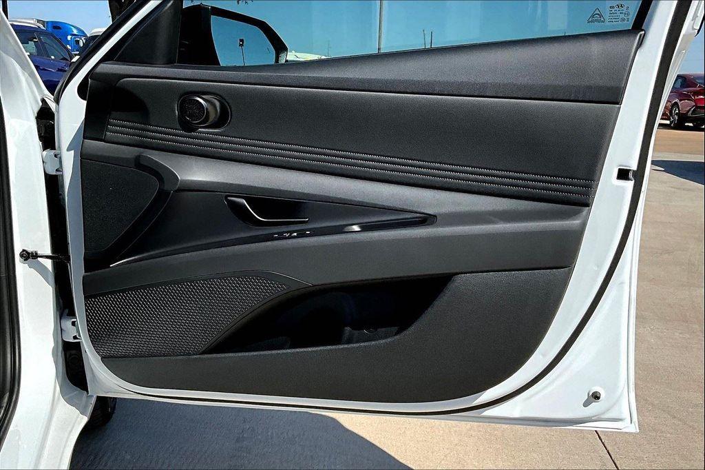new 2025 Hyundai Elantra car, priced at $24,786