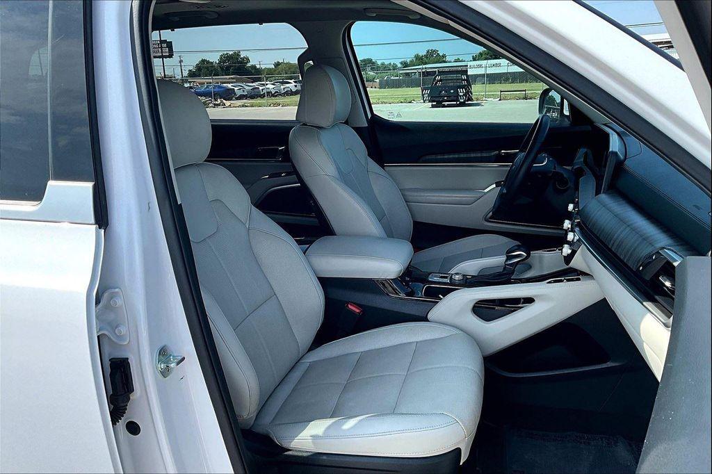 used 2023 Ford Explorer car, priced at $34,250