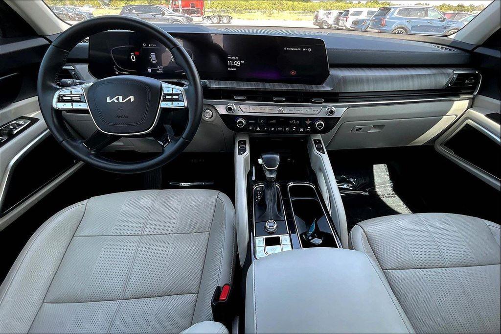used 2023 Ford Explorer car, priced at $34,250