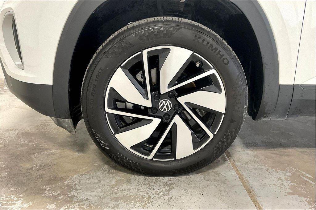used 2024 Volkswagen Atlas car, priced at $33,250