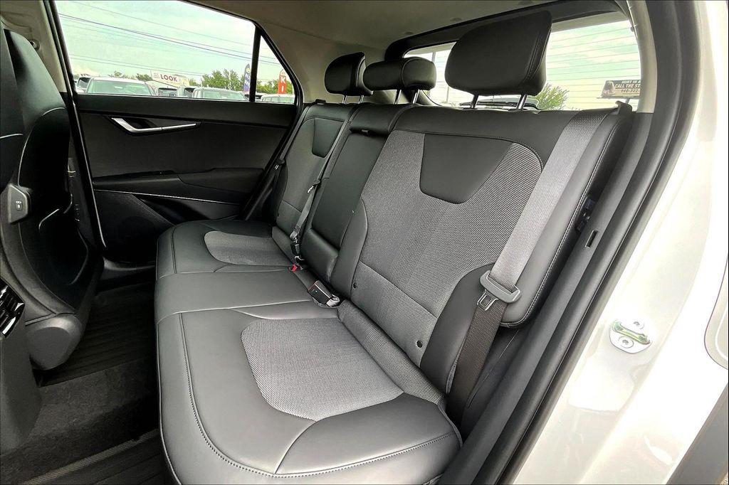 new 2025 Kia Niro car, priced at $29,255