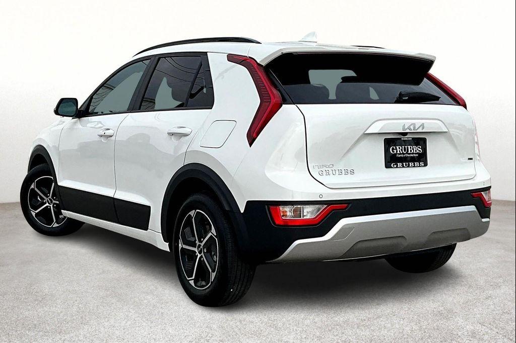 new 2025 Kia Niro car, priced at $29,255