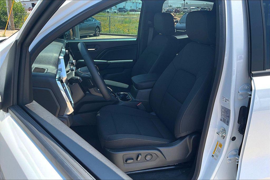 new 2025 GMC Canyon car, priced at $40,987