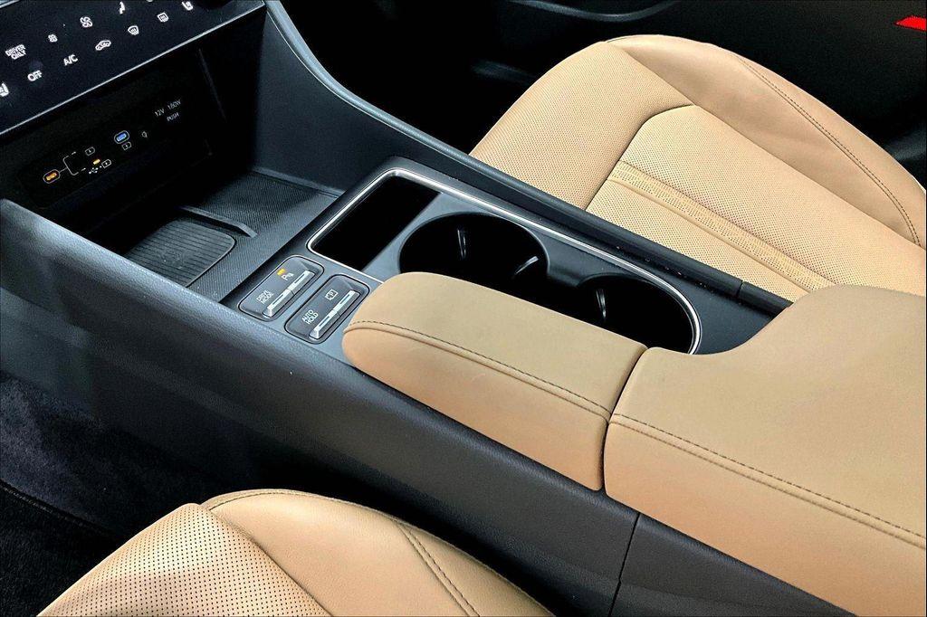used 2025 Hyundai Sonata Hybrid car, priced at $32,000