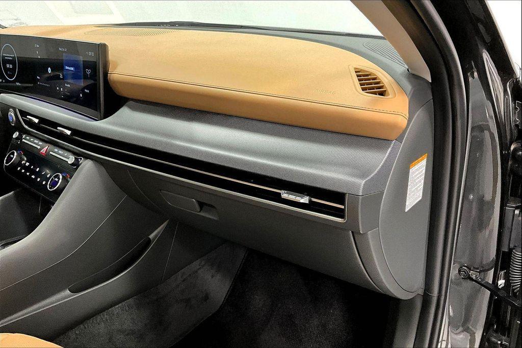 used 2025 Hyundai Sonata Hybrid car, priced at $32,000