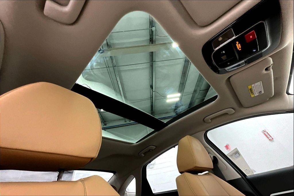 used 2025 Hyundai Sonata Hybrid car, priced at $32,000