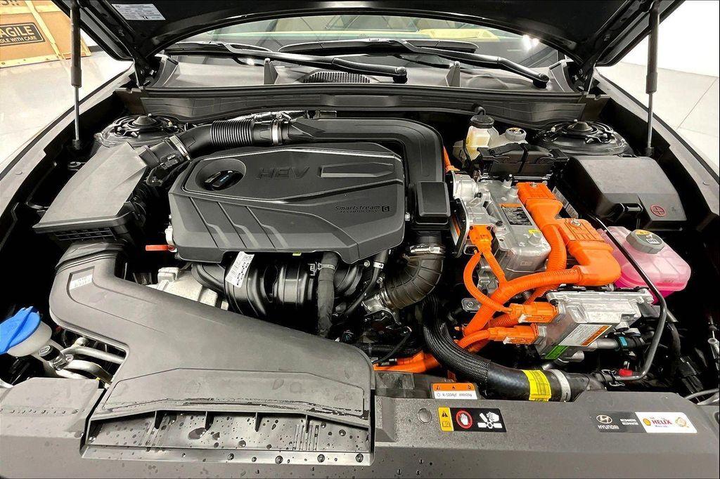 used 2025 Hyundai Sonata Hybrid car, priced at $32,000