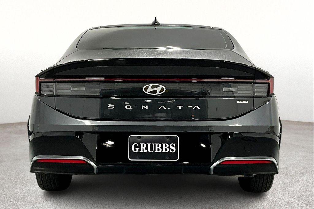 used 2025 Hyundai Sonata Hybrid car, priced at $32,000