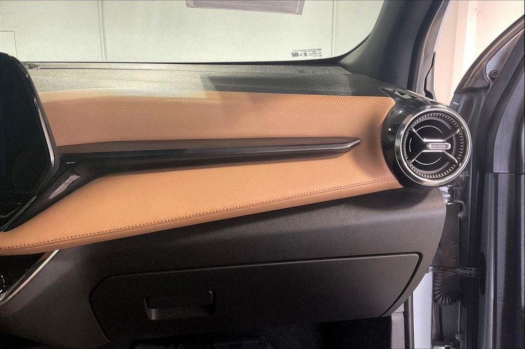 used 2025 Chevrolet Equinox car, priced at $31,000