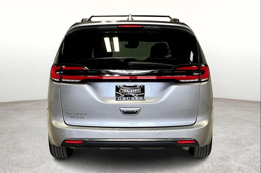 used 2021 Chrysler Pacifica car, priced at $19,000