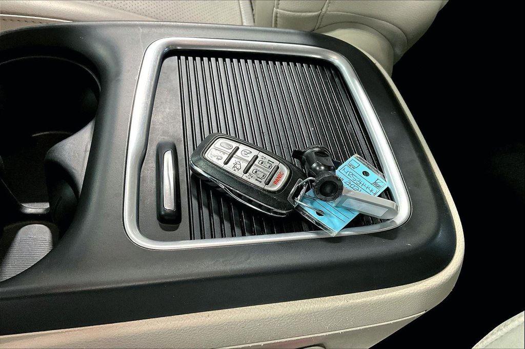 used 2021 Chrysler Pacifica car, priced at $19,000