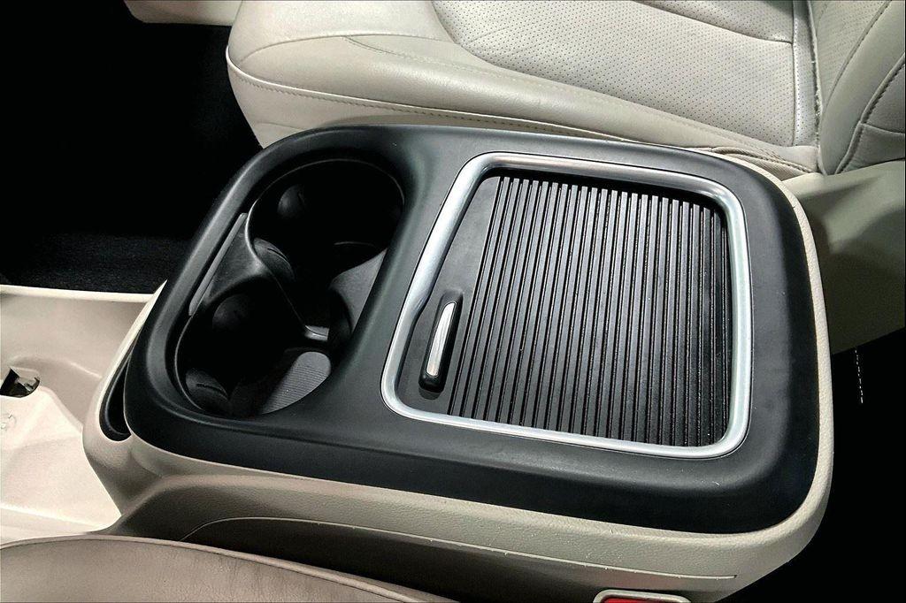 used 2021 Chrysler Pacifica car, priced at $19,000