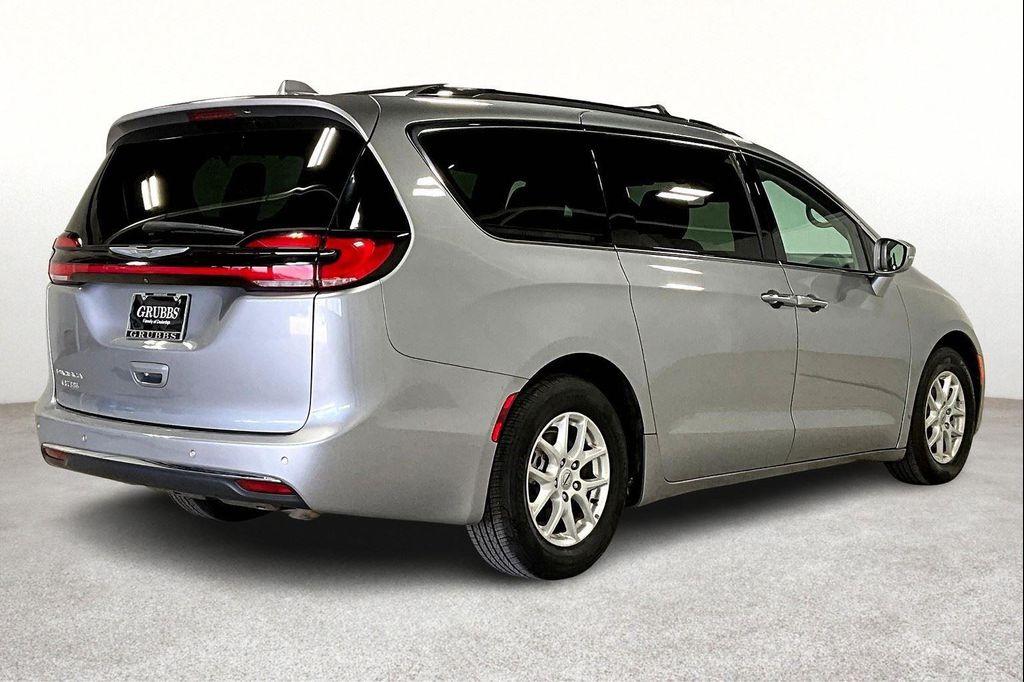 used 2021 Chrysler Pacifica car, priced at $19,000