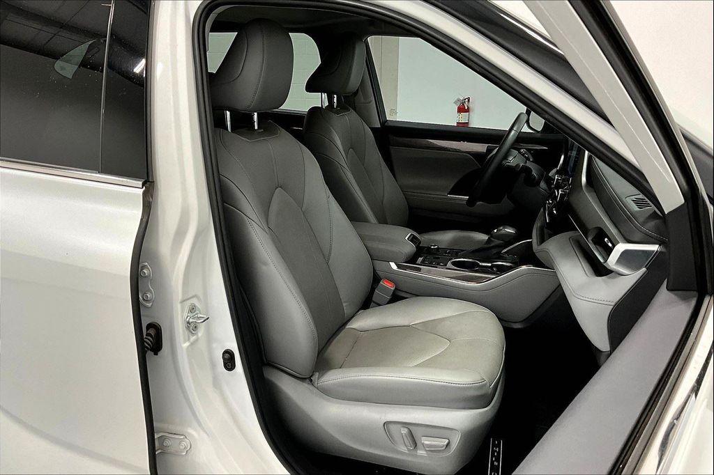 used 2023 Toyota Highlander car, priced at $41,000