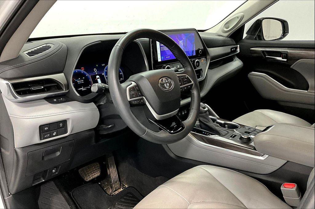 used 2023 Toyota Highlander car, priced at $41,000