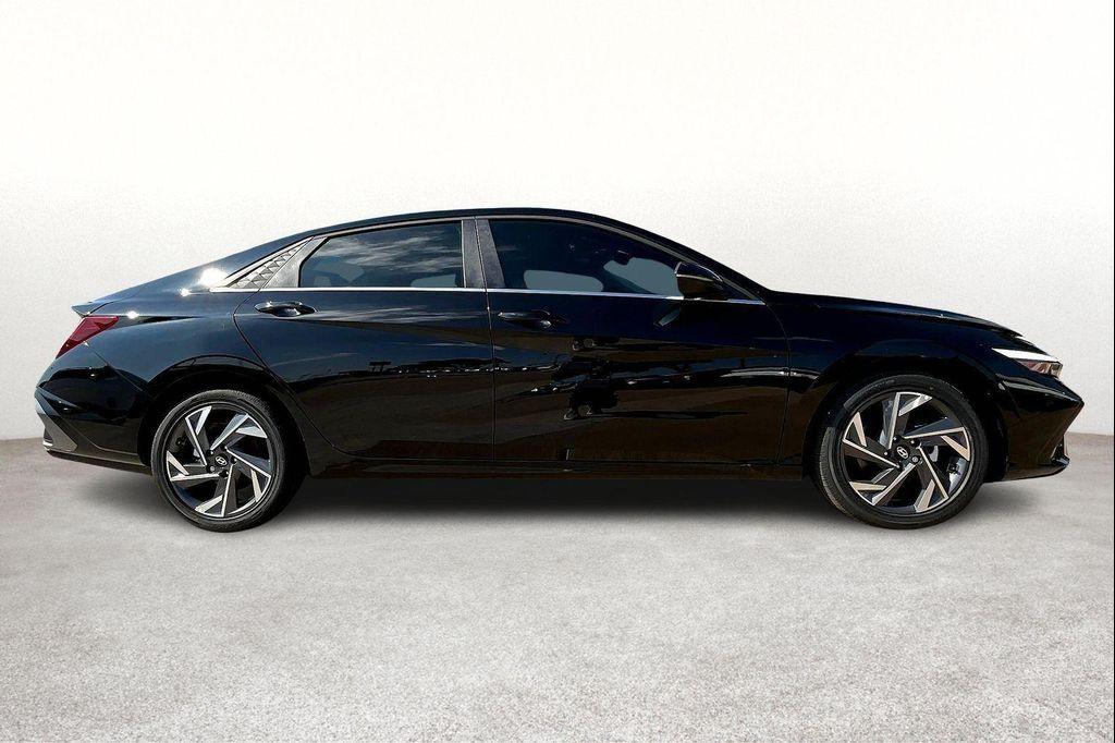 new 2025 Hyundai Elantra car, priced at $27,627