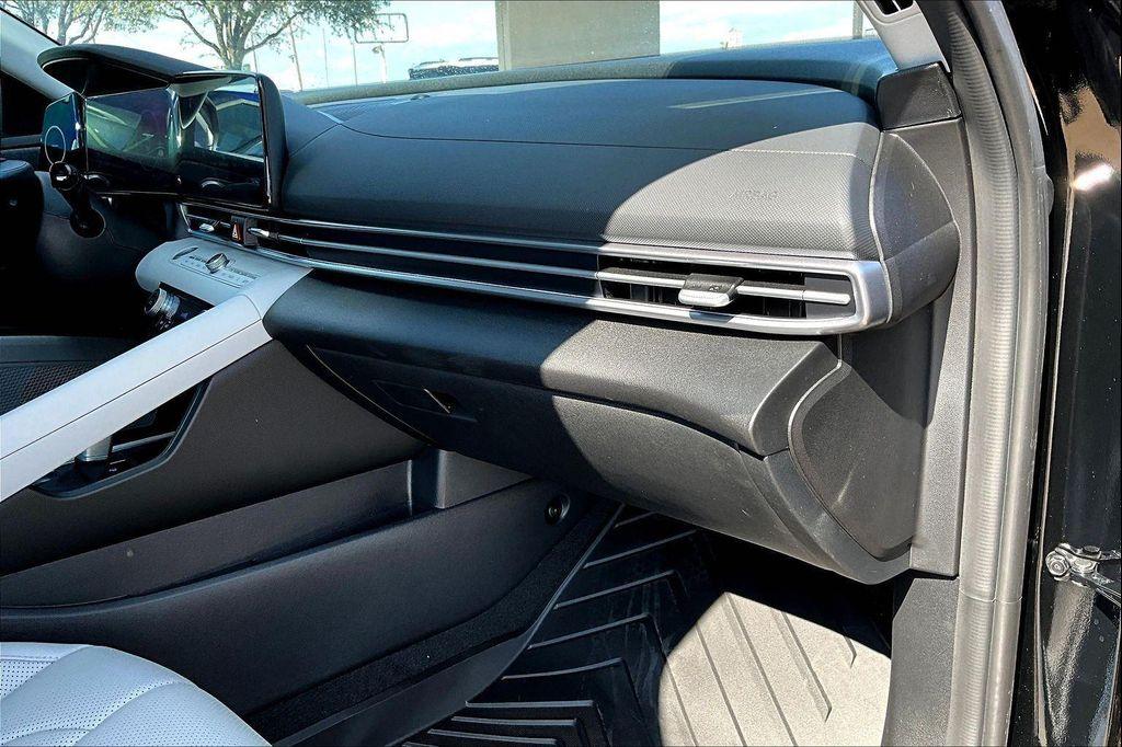 new 2025 Hyundai Elantra car, priced at $27,627