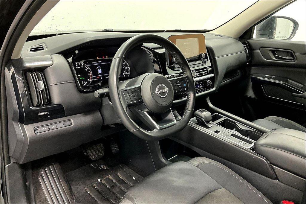 used 2024 Nissan Pathfinder car, priced at $29,000