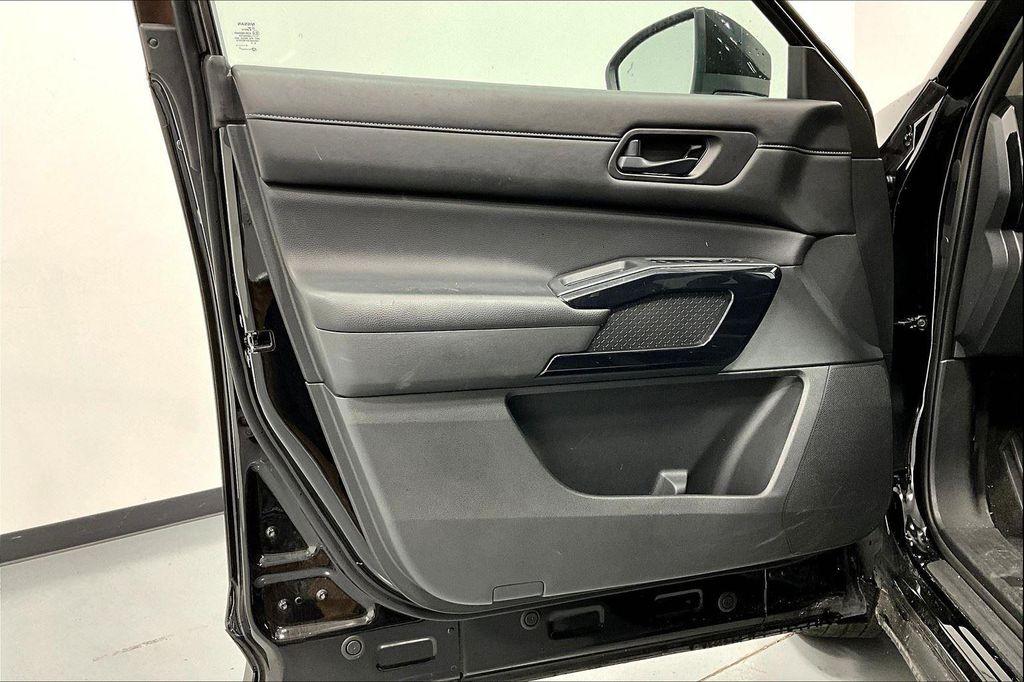 used 2024 Nissan Pathfinder car, priced at $29,000