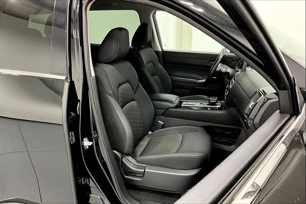 used 2024 Nissan Pathfinder car, priced at $29,000