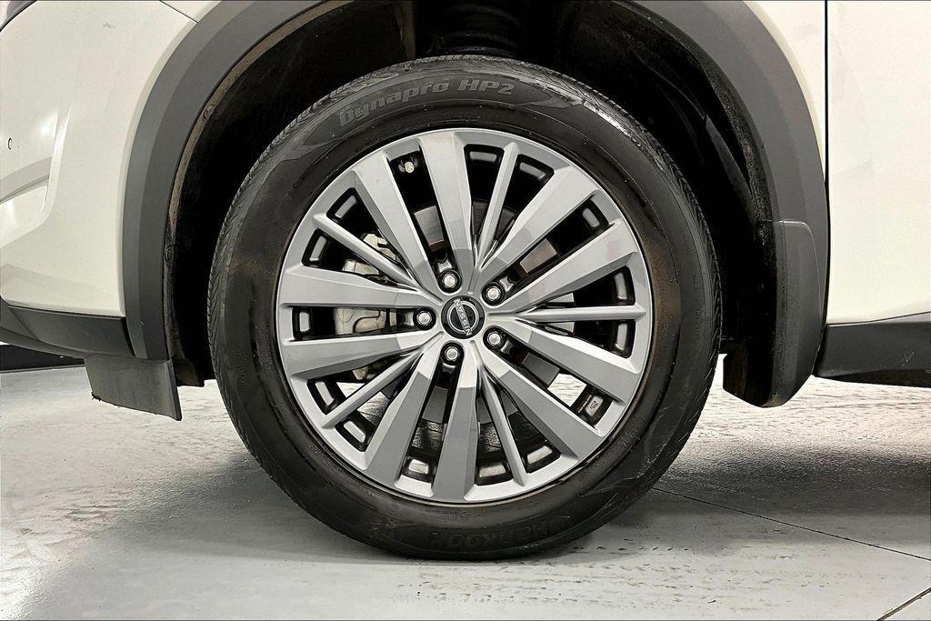 used 2024 Nissan Pathfinder car, priced at $33,000