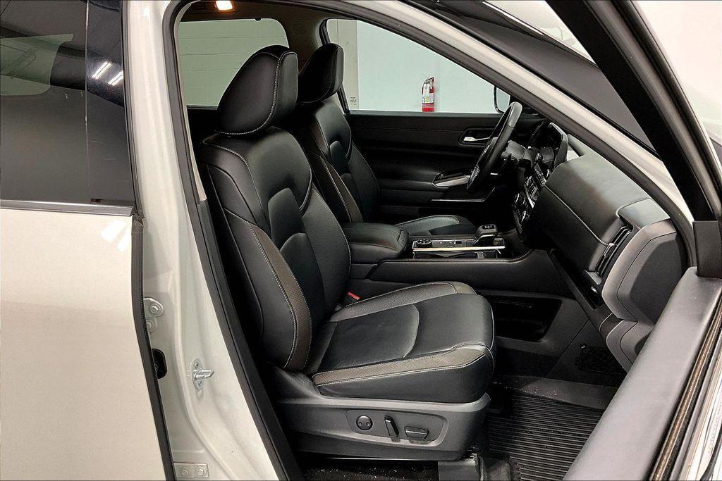 used 2024 Nissan Pathfinder car, priced at $33,000