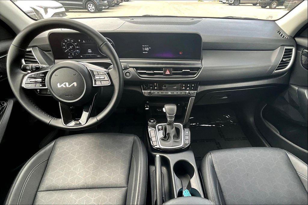 used 2025 Kia Seltos car, priced at $23,000