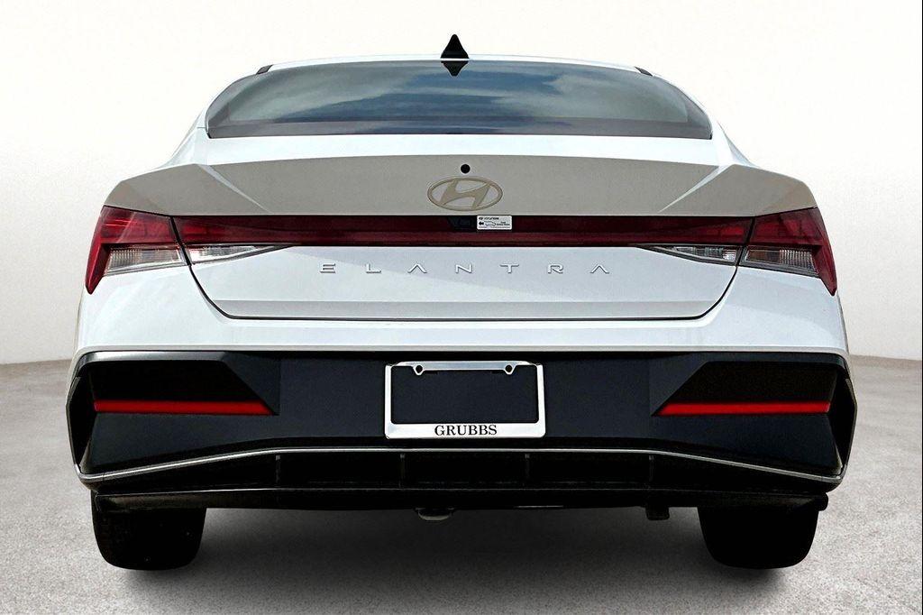 new 2025 Hyundai Elantra car, priced at $26,029