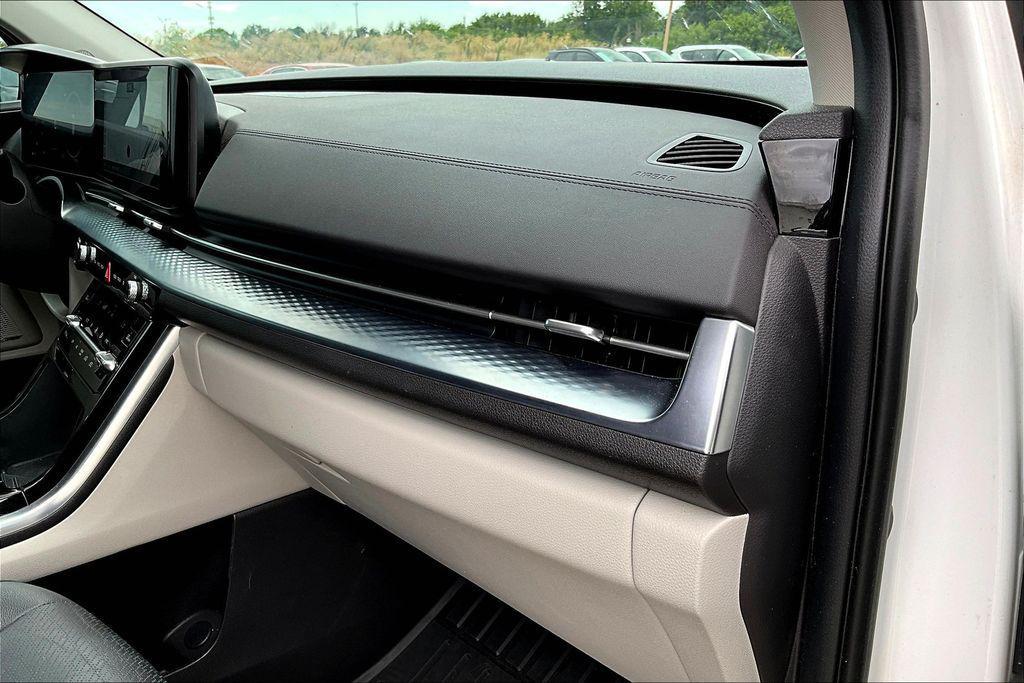 used 2024 Kia Carnival car, priced at $39,000