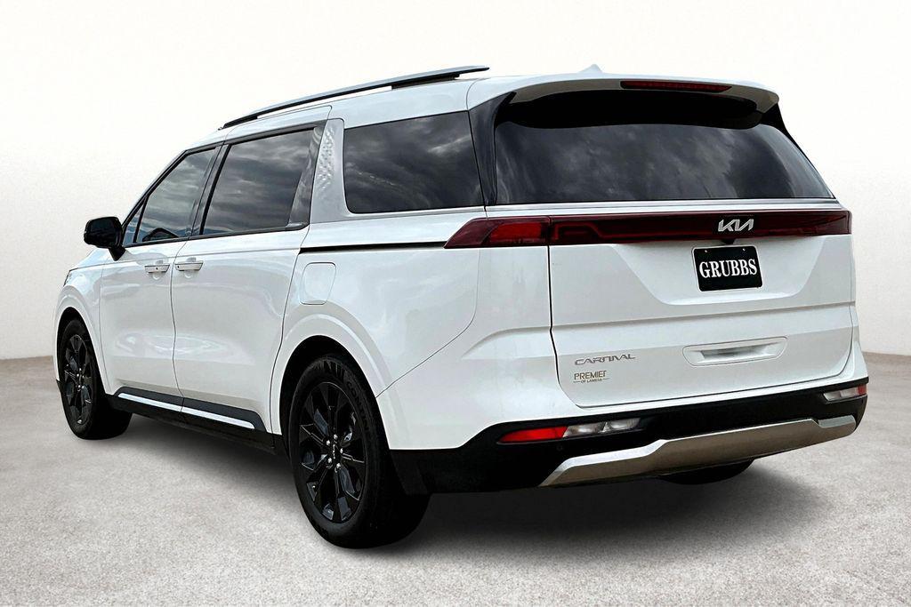 used 2024 Kia Carnival car, priced at $39,000