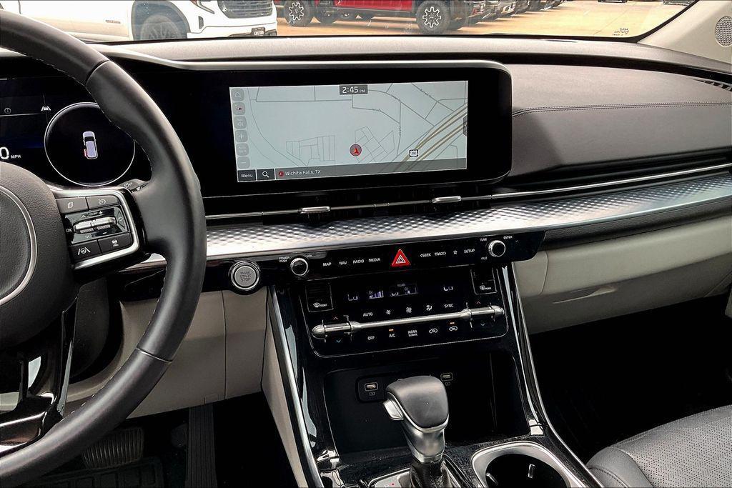 used 2024 Kia Carnival car, priced at $39,000