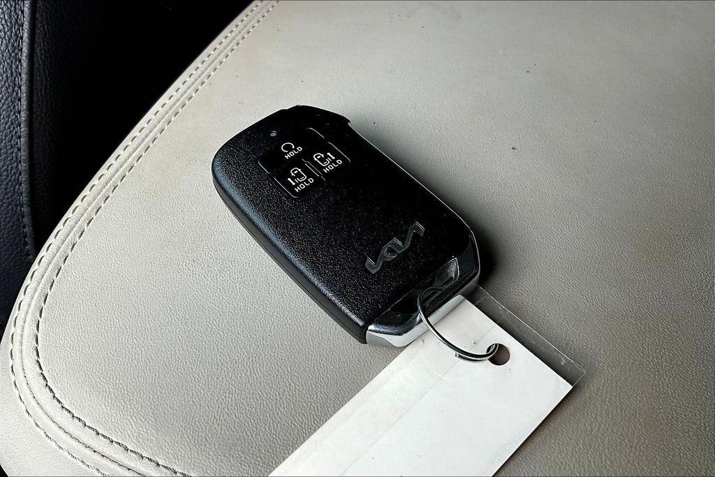 used 2024 Kia Carnival car, priced at $39,000