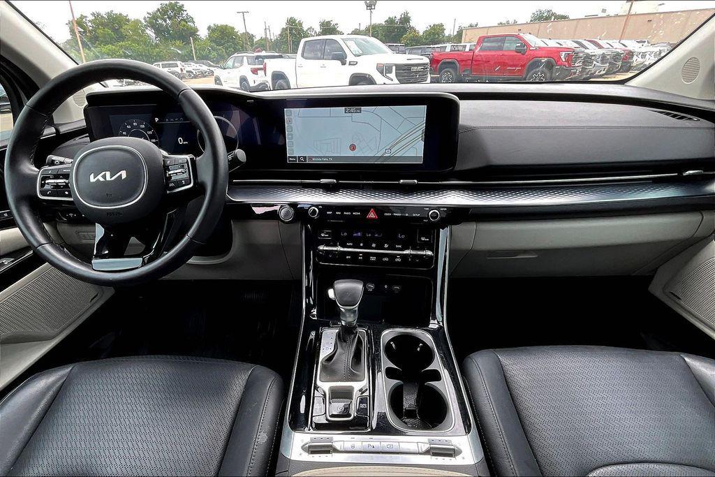 used 2024 Kia Carnival car, priced at $39,000