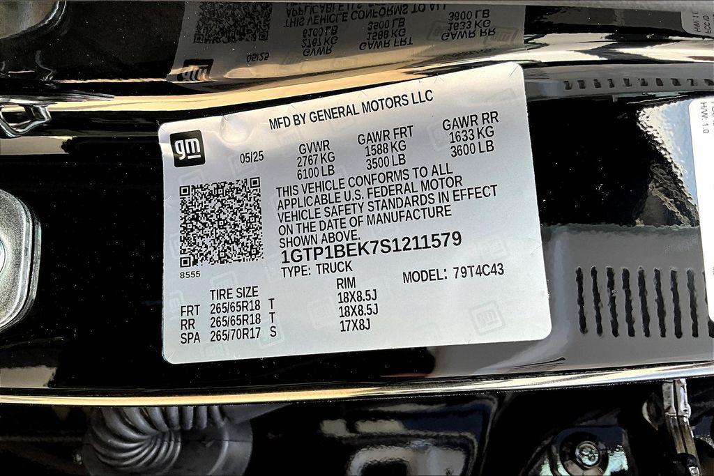 new 2025 GMC Canyon car, priced at $40,646