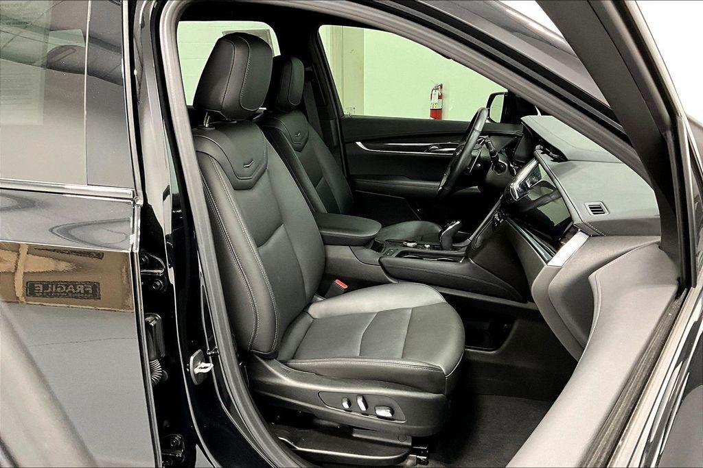 used 2024 Cadillac XT6 car, priced at $47,000