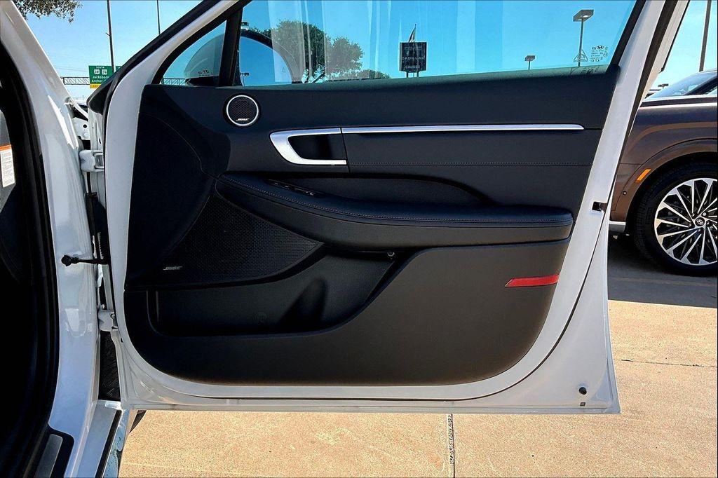 new 2025 Hyundai Sonata Hybrid car, priced at $39,595