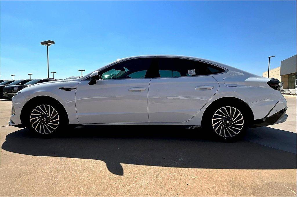 new 2025 Hyundai Sonata Hybrid car, priced at $39,595