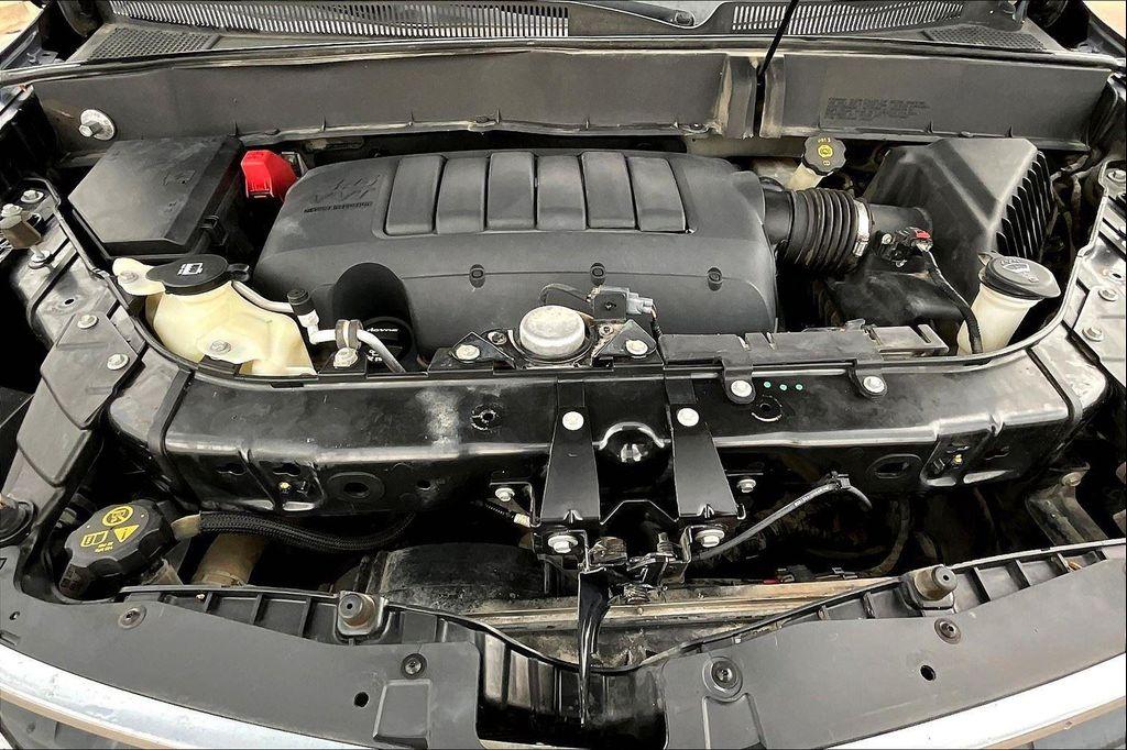 used 2013 Chevrolet Traverse car, priced at $6,000