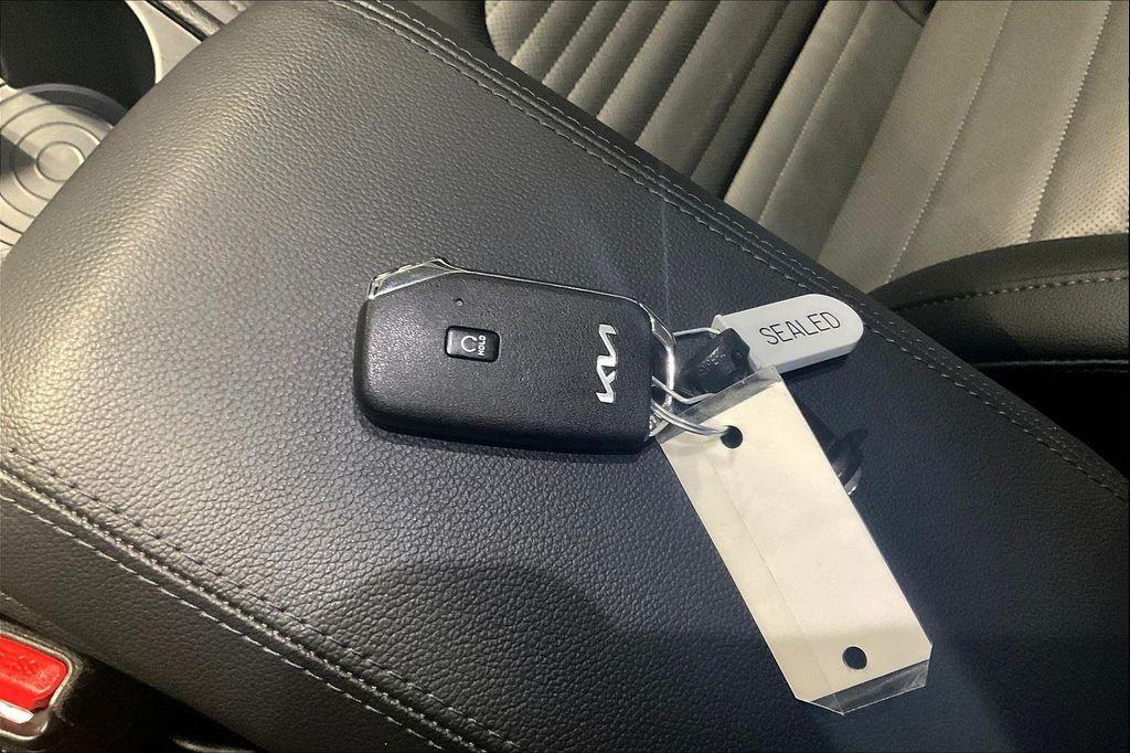 used 2025 Kia Sportage car, priced at $33,250