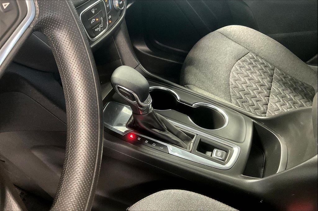 used 2023 Chevrolet Equinox car, priced at $22,000