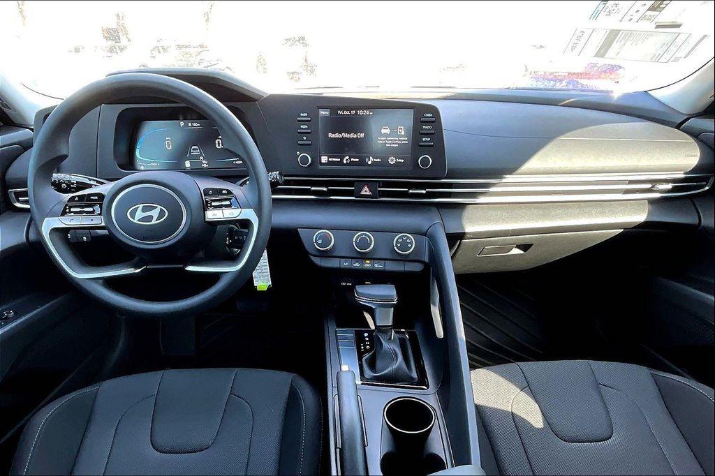 new 2025 Hyundai Elantra car