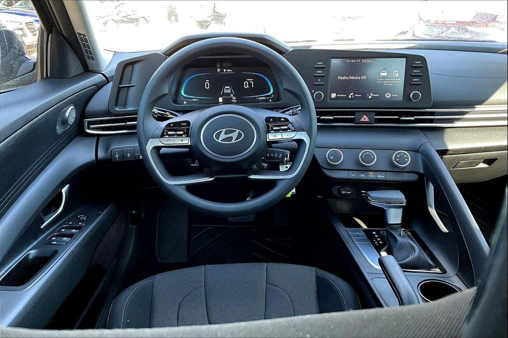 new 2025 Hyundai Elantra car