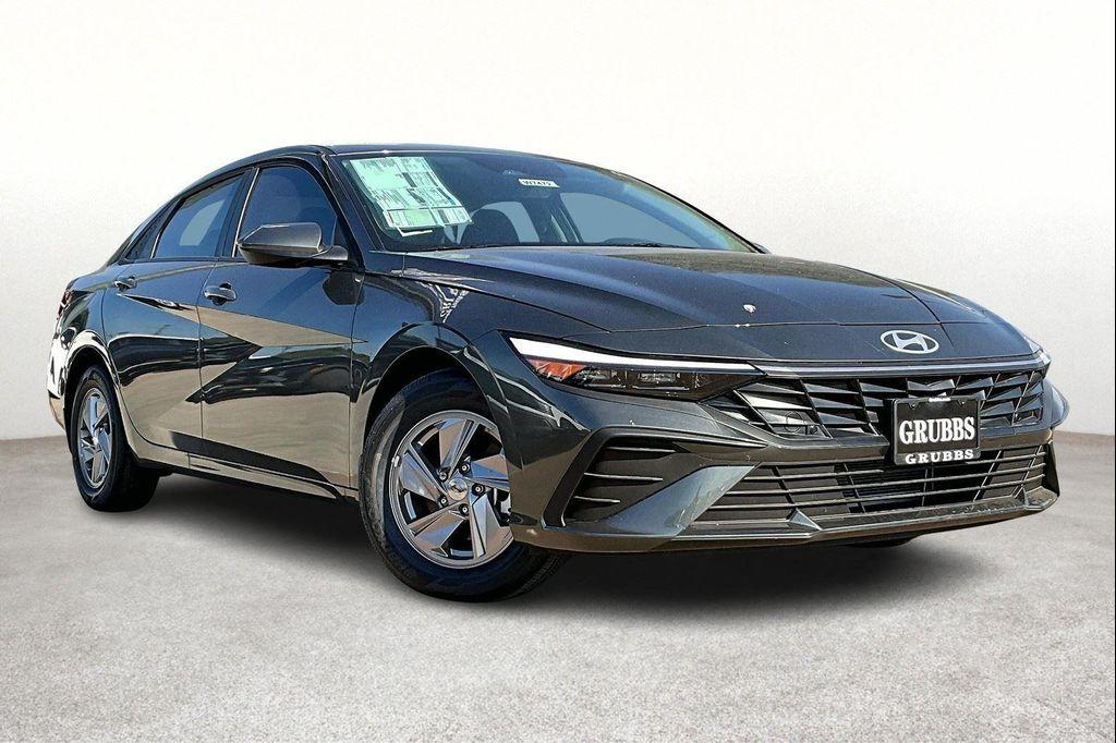 new 2025 Hyundai Elantra car